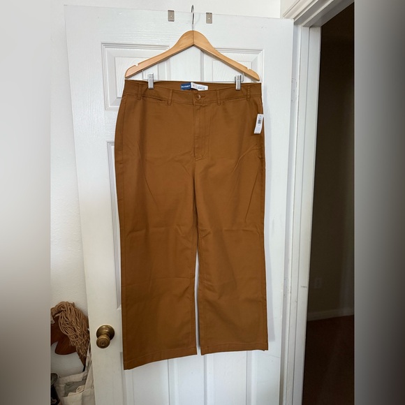 Old Navy Extra High-Waisted Canvas Wide-Leg Cropped Pants - Picture 3 of 6
